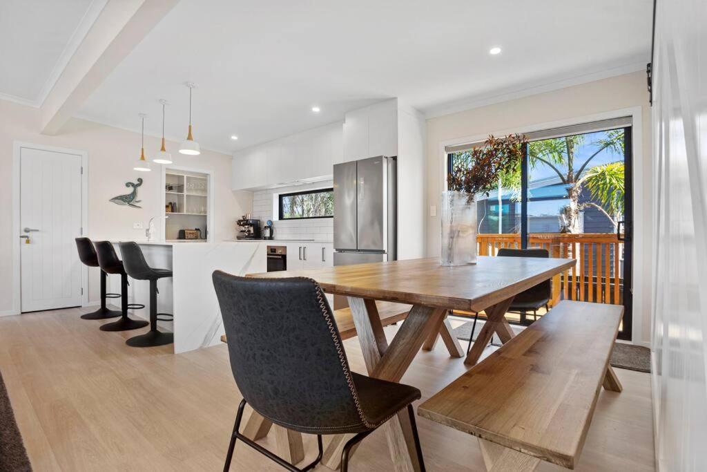 Leisure On Leo Villa Waihi Exteriör bild